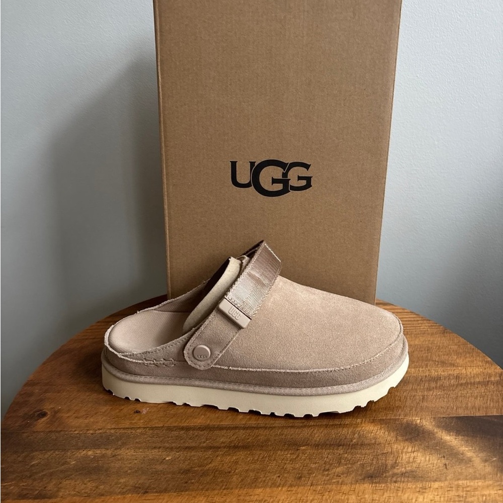 UGG Goldenstar
Clog Sand NEW 7